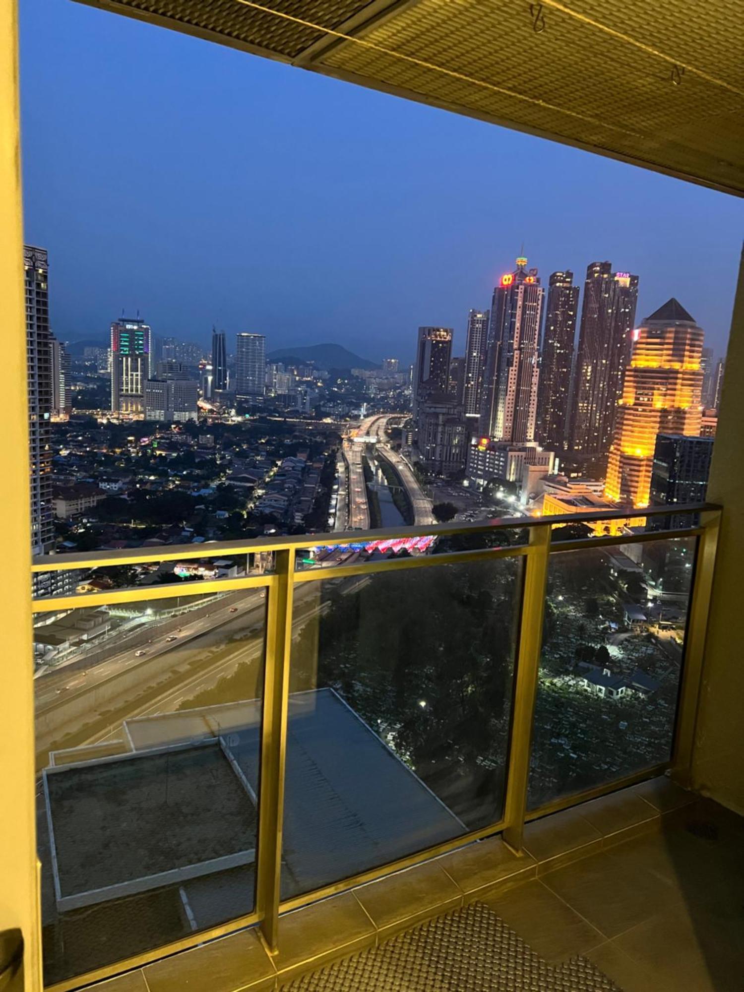 Summer Suites Klcc By Whollmark กัวลาลัมเปอร์ ภายนอก รูปภาพ