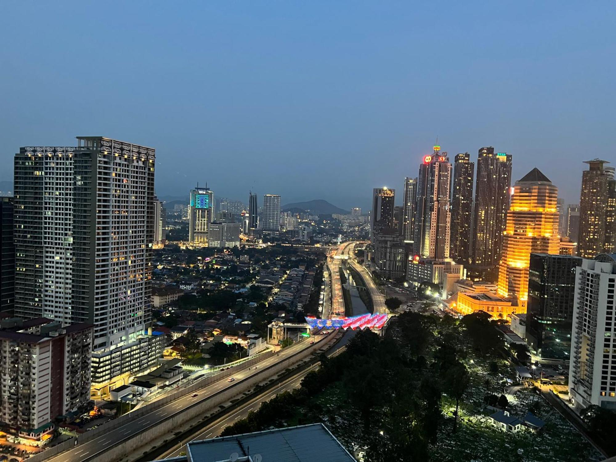 Summer Suites Klcc By Whollmark กัวลาลัมเปอร์ ภายนอก รูปภาพ