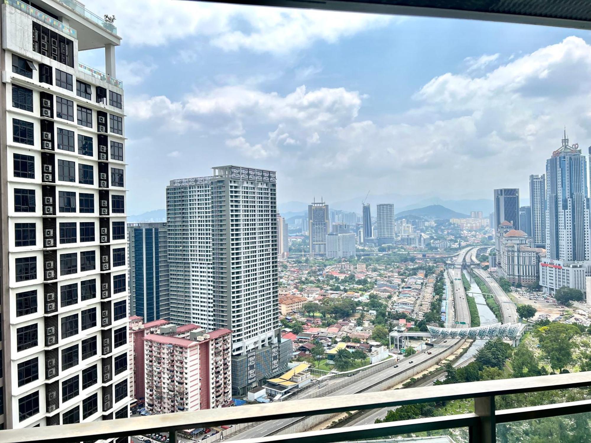 Summer Suites Klcc By Whollmark กัวลาลัมเปอร์ ภายนอก รูปภาพ