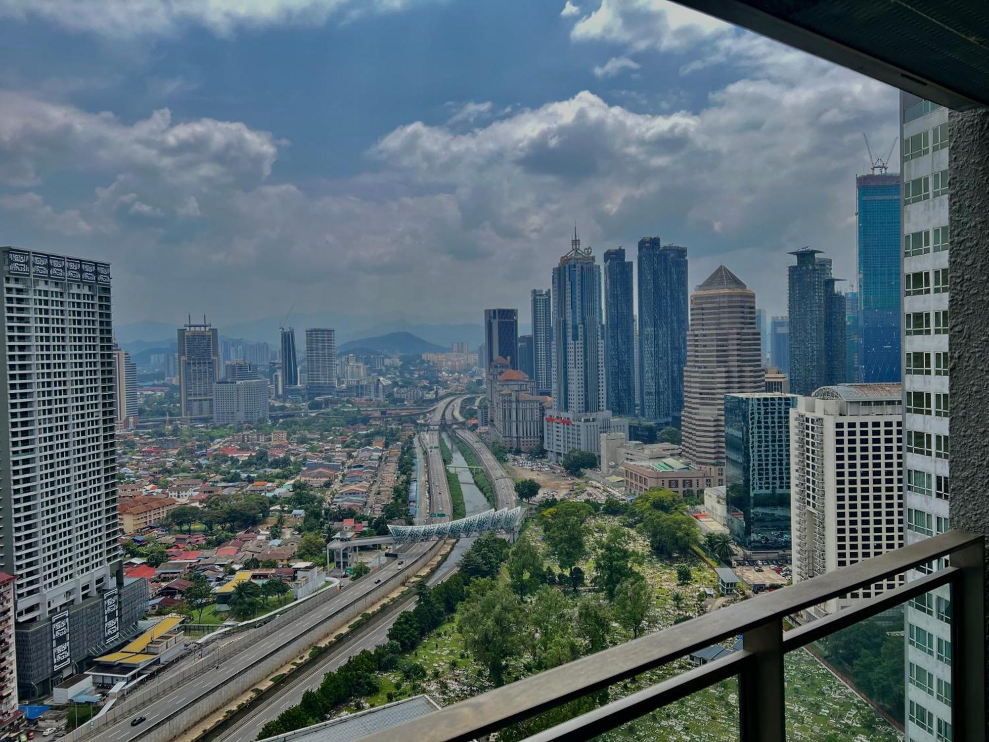 Summer Suites Klcc By Whollmark กัวลาลัมเปอร์ ภายนอก รูปภาพ
