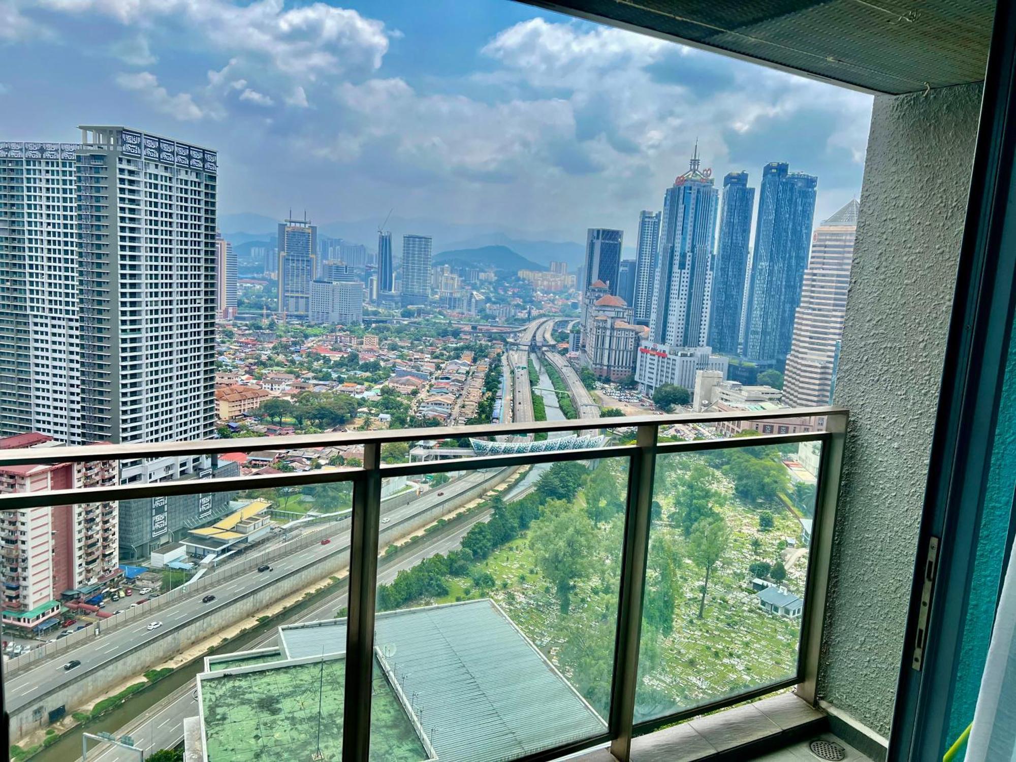 Summer Suites Klcc By Whollmark กัวลาลัมเปอร์ ภายนอก รูปภาพ